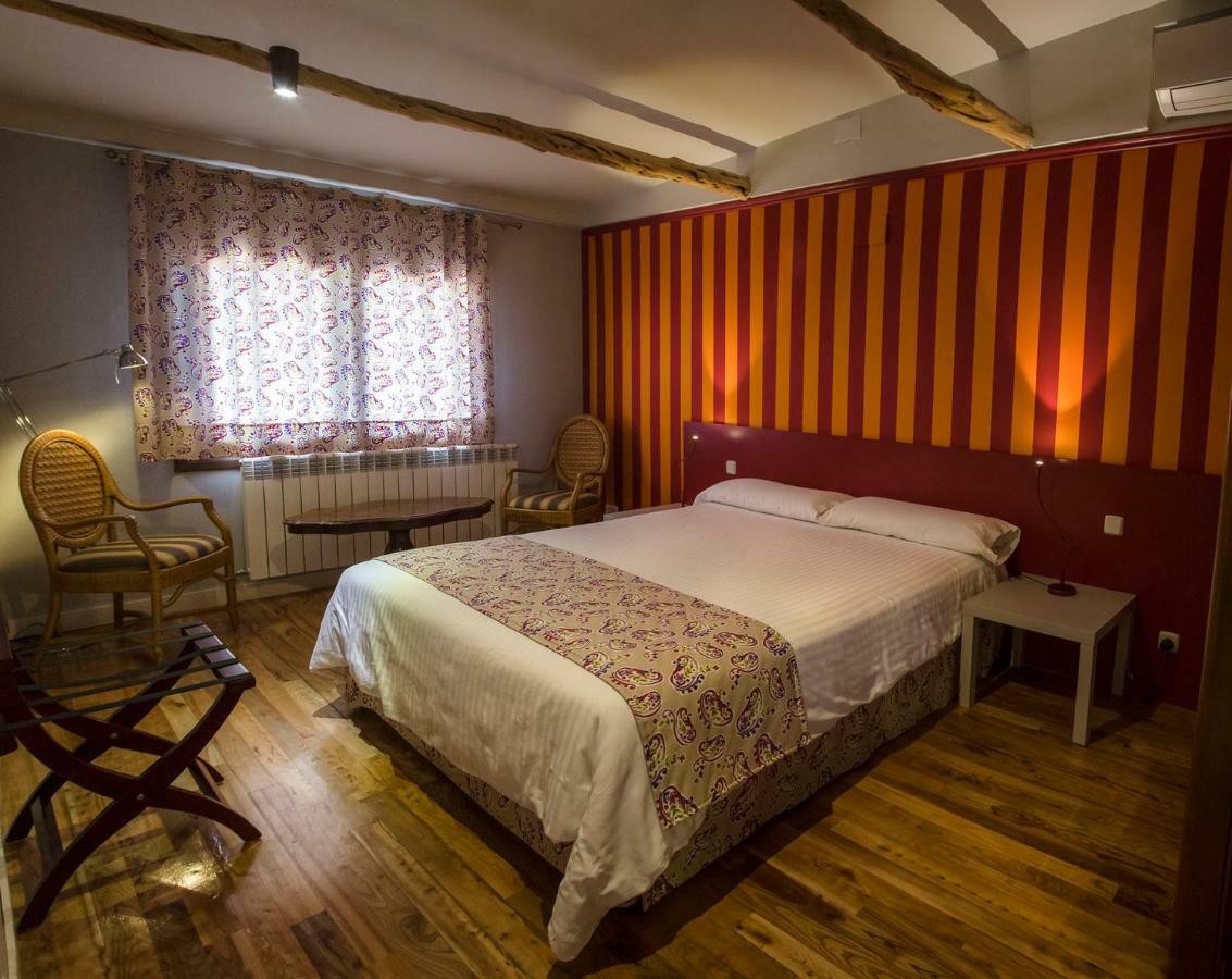 Apartamentos Rurales De La Sexma Del Sabinar Corduente Bagian luar foto