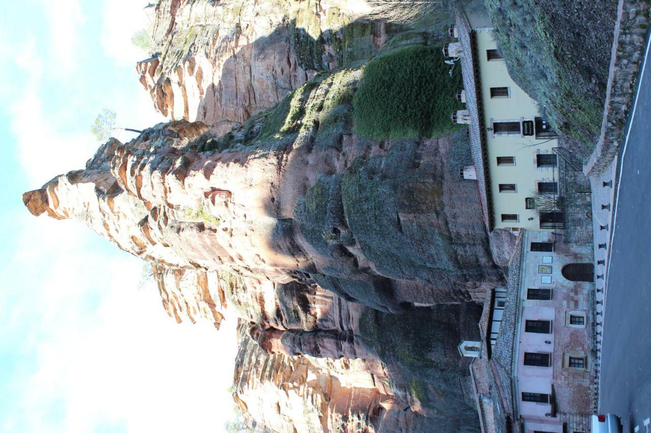 Apartamentos Rurales De La Sexma Del Sabinar Corduente Bagian luar foto