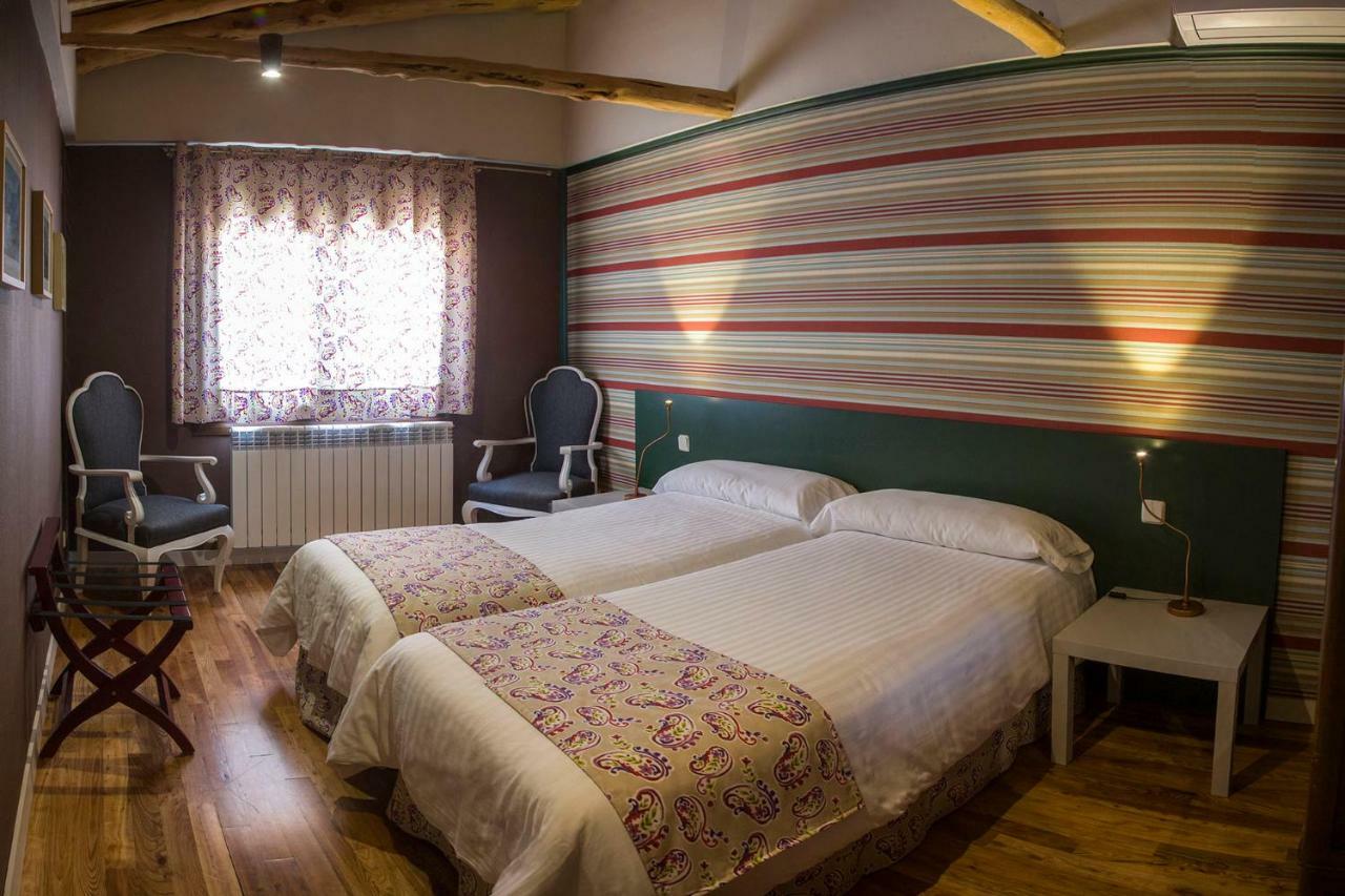 Apartamentos Rurales De La Sexma Del Sabinar Corduente Bagian luar foto