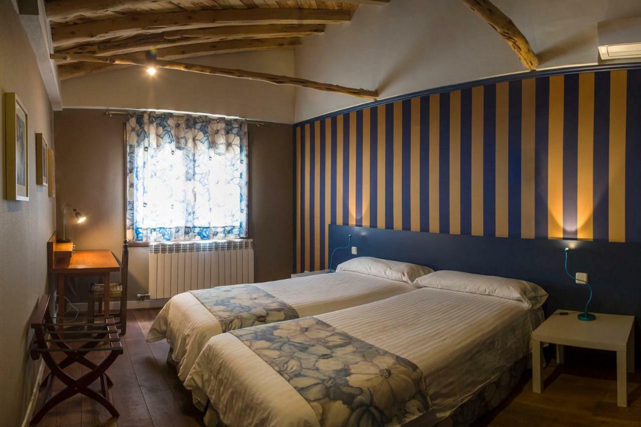 Apartamentos Rurales De La Sexma Del Sabinar Corduente Bagian luar foto