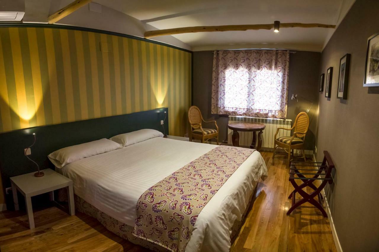 Apartamentos Rurales De La Sexma Del Sabinar Corduente Bagian luar foto