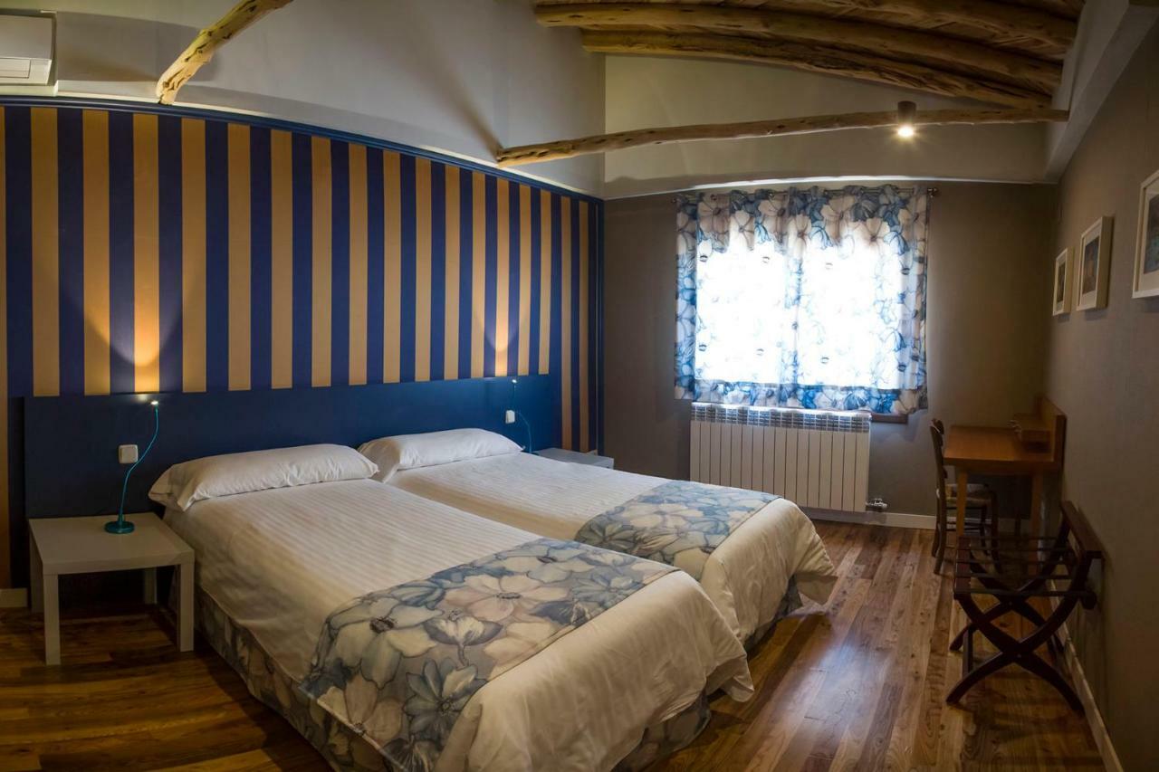 Apartamentos Rurales De La Sexma Del Sabinar Corduente Bagian luar foto